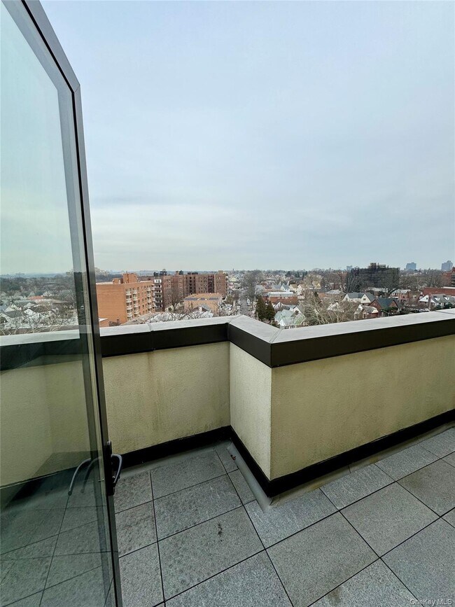 Building Photo - 84-03 Lander St