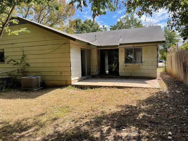Building Photo - 5806 Emerald Forest Dr