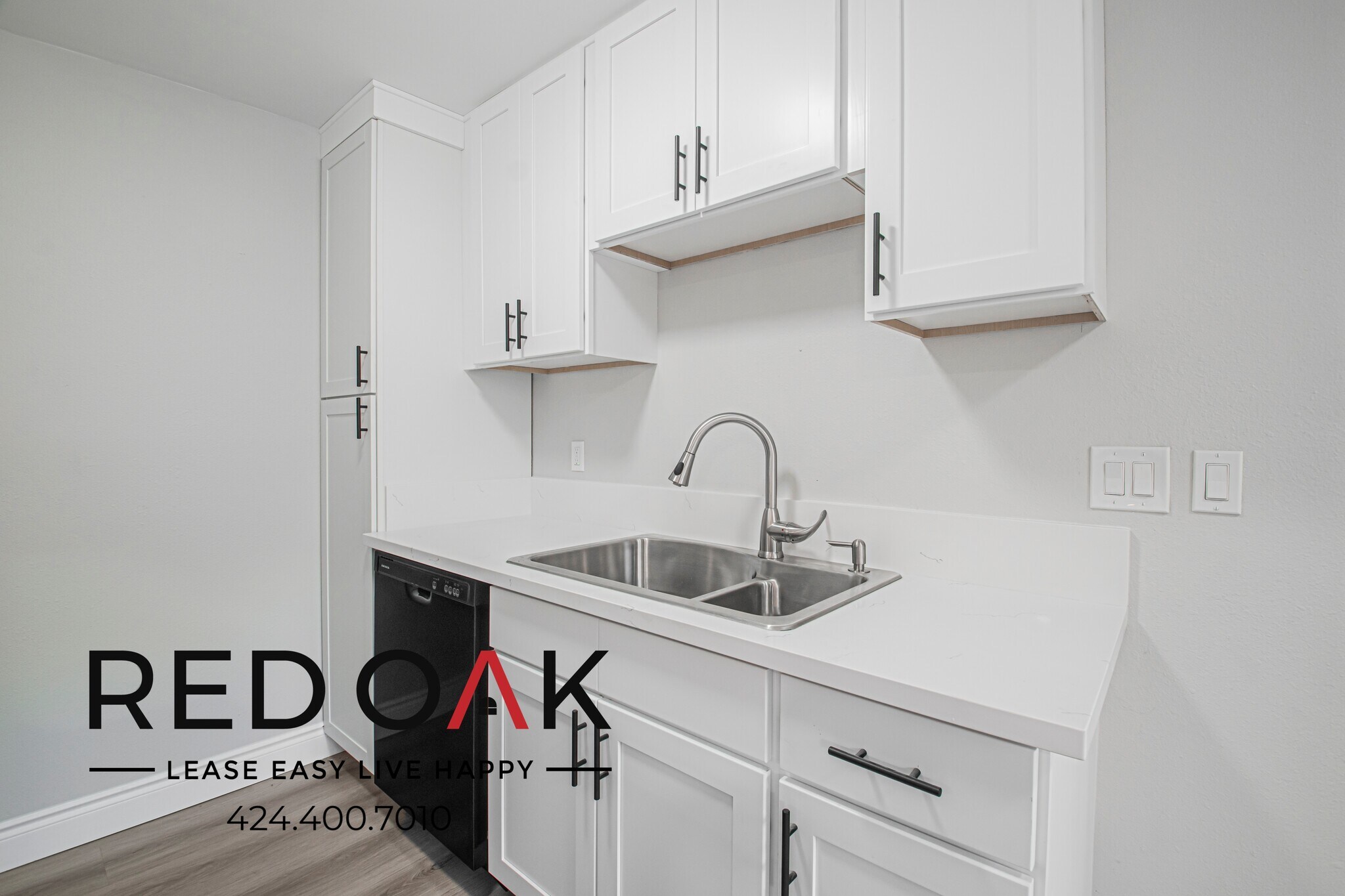 Building Photo - 821 N Wilcox Ave