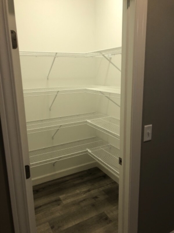 Building Photo - 628 Davis St