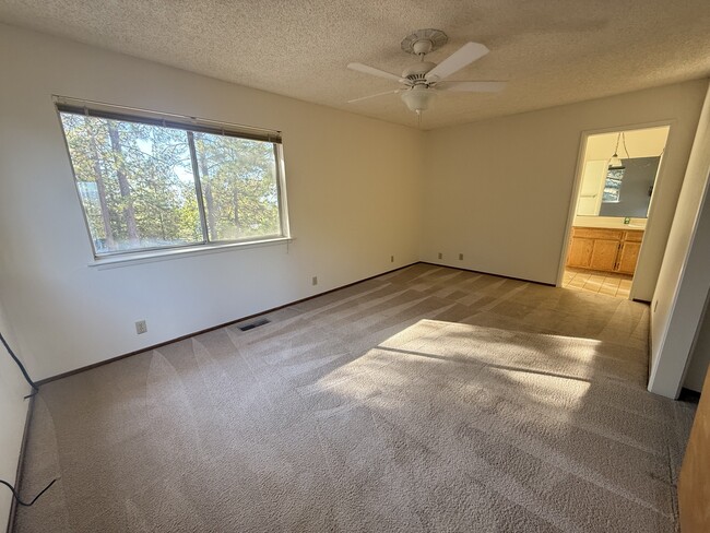 Building Photo - 10201 Ponderosa Way