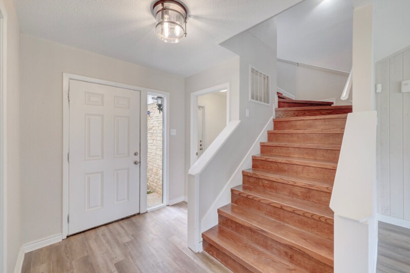 Building Photo - 200 Woodmont Dr