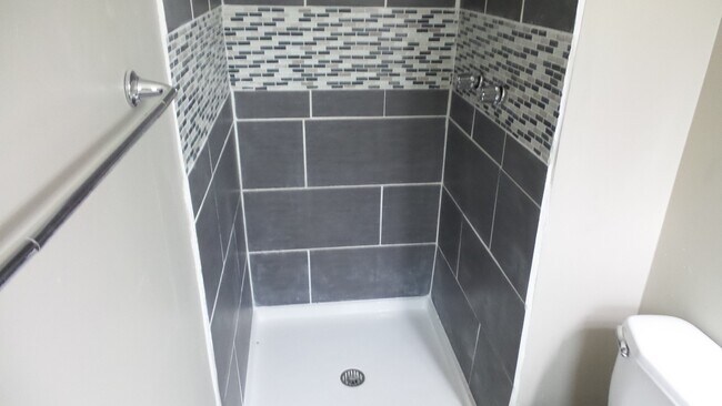 Building Photo - COMING SOON! Renovated 3 Bedroom, 2 bath R...