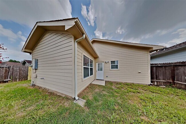 Building Photo - 21311 Snowblossom Ln