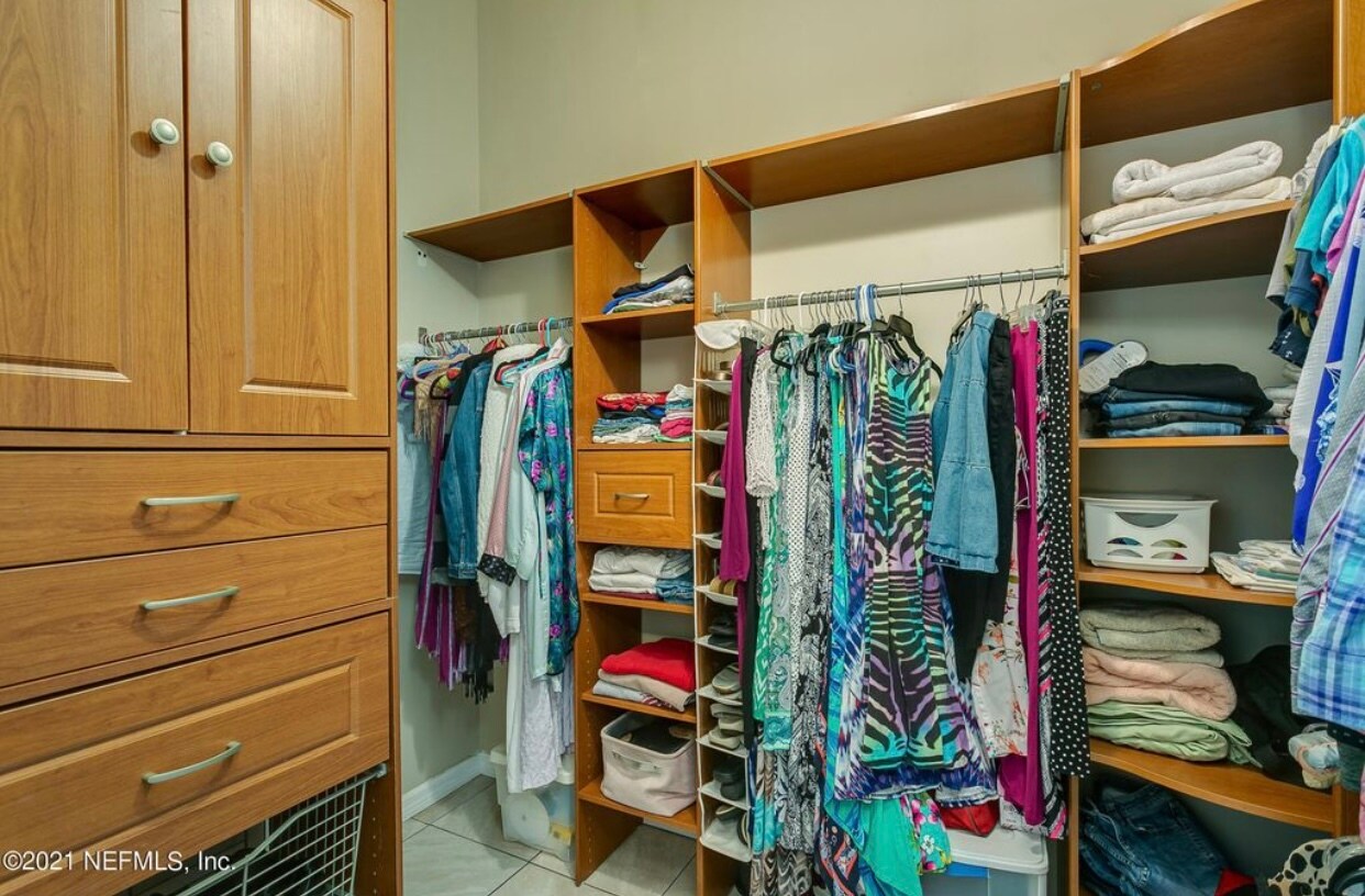 Building Photo - 453 Island View Cir