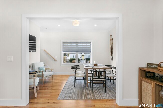 Building Photo - 12 Sandy Way