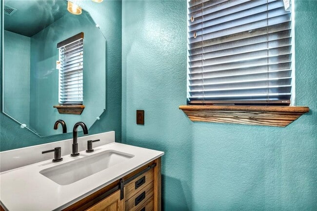 Building Photo - 1822 Enchanted Rock Dr