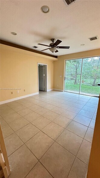 Building Photo - 6543 Hidden Cove Dr