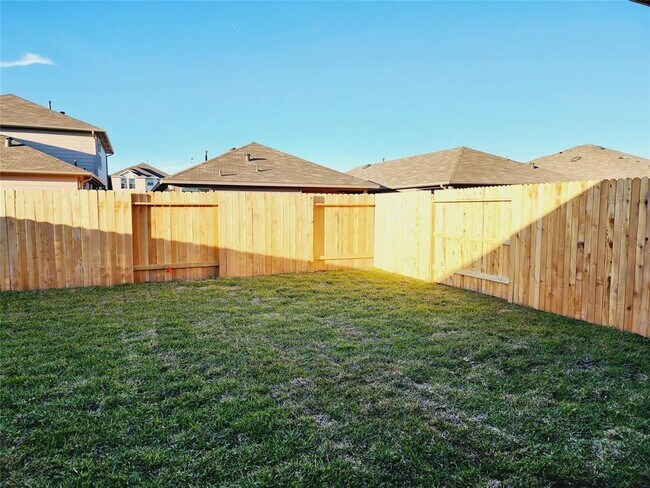 Building Photo - 9836 Grosbeak Ln