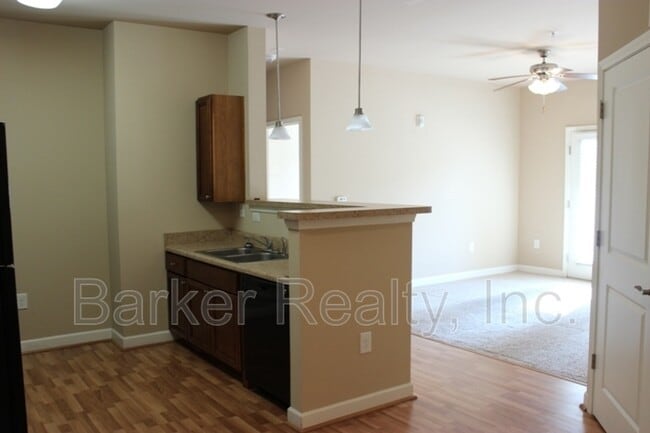 Building Photo - Bristol Creek Apartments