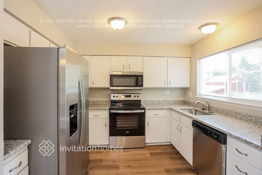 Building Photo - 4110 S Laredo Way