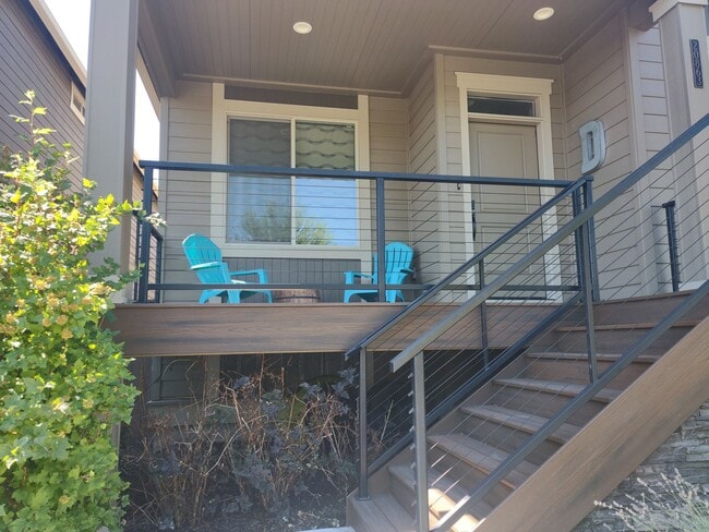 Building Photo - 20863 Gateway Dr