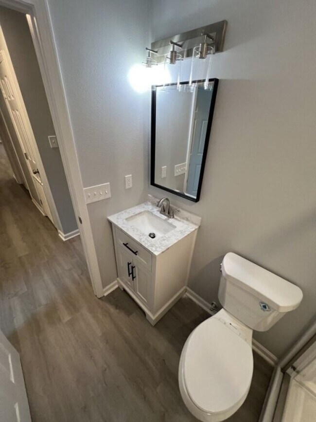 Building Photo - Beautifully Renovated 3BR Home in a Quiet Baton Rouge Neighborhood