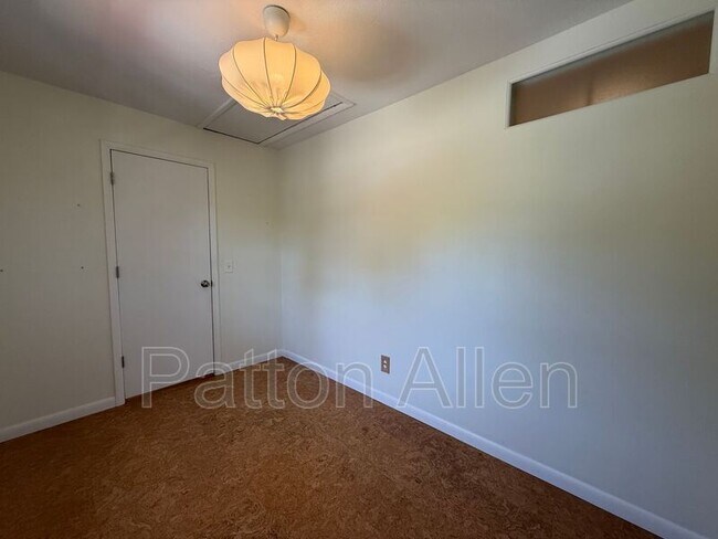 Building Photo - 44 Broadview Ave