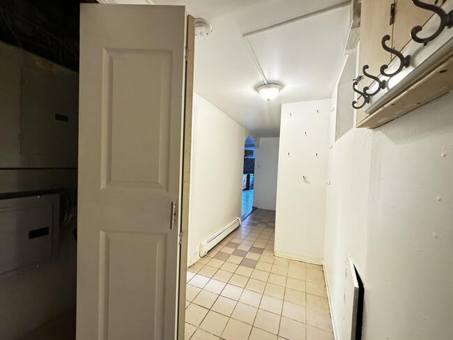 Building Photo - 92 Hancock Ave