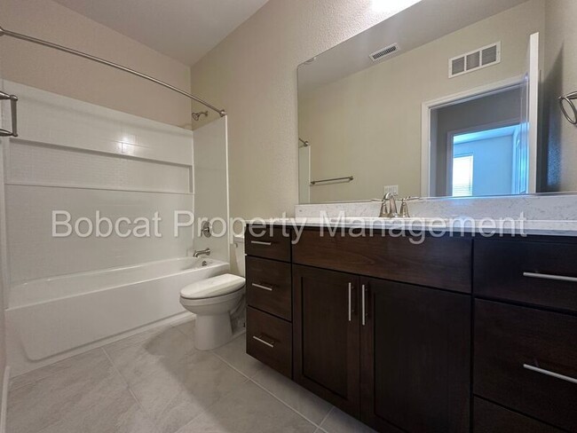 Building Photo - 862 Furlong Dr