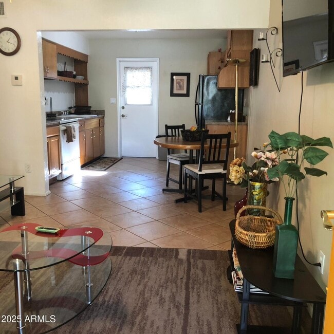 Building Photo - 2103 S Granada Dr