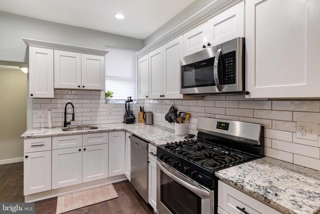 Building Photo - 1741 Georges Ln