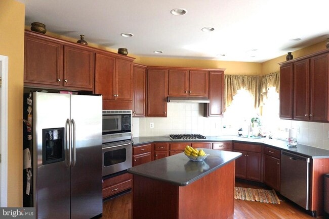 Building Photo - 331 Quail Dr N