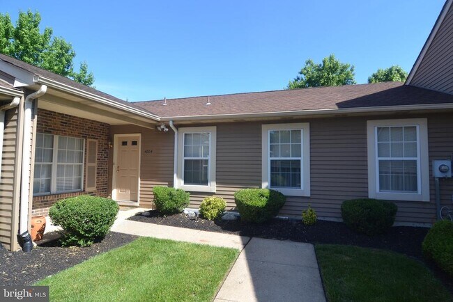 Building Photo - 4004 ADELAIDE Dr