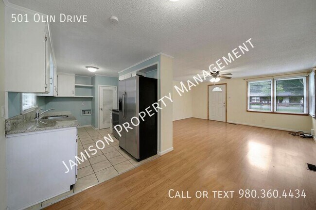 Building Photo - 501 Olin Dr