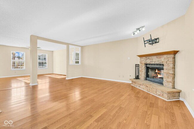 Building Photo - 8818 Browns Valley Ln