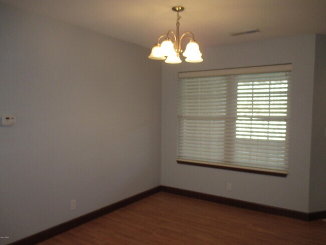 Building Photo - 2901 S Jackson Ave