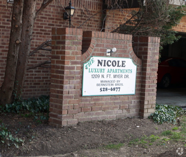 Building Photo - The Nicole