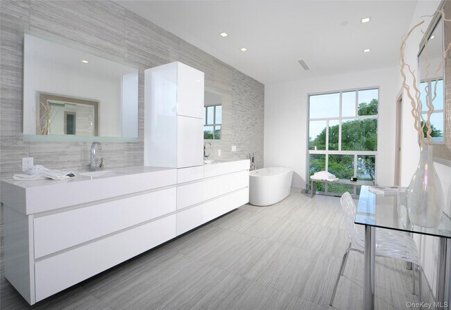 Building Photo - 105 Delancey Ave