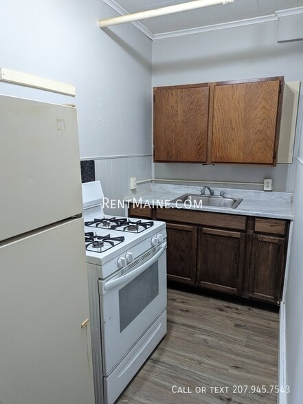 Building Photo - 569 Hammond St