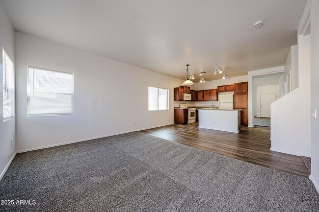 Building Photo - 5318 W Shumway Farm Rd