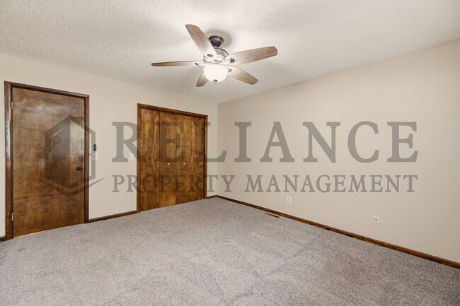 Building Photo - 428 Peach Tree Ln