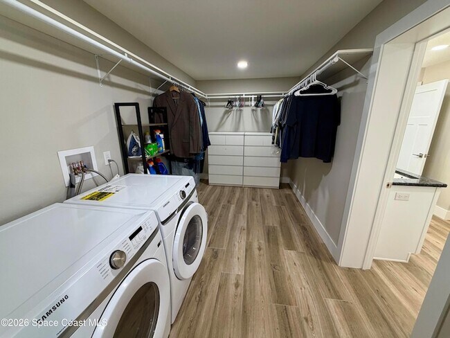 Building Photo - 140 Norwood Ave