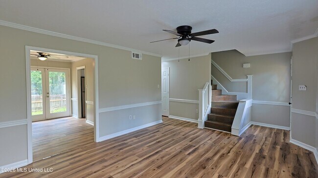 Building Photo - 1121 Woodfield Dr