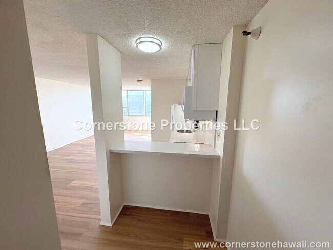 Building Photo - 1060 Kamehameha Hwy