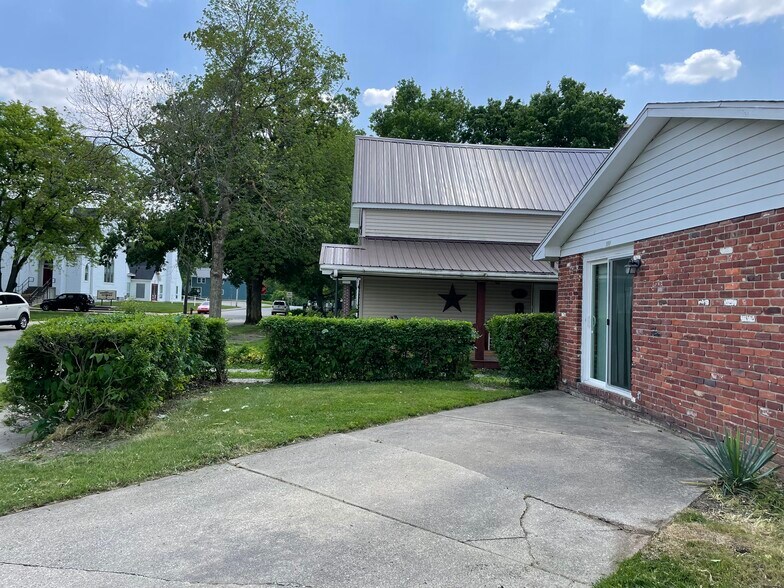 For Rent Alexandria, IN - 110 S West St
