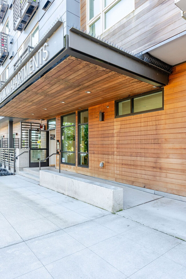Building Photo - 2821 Beacon Ave S
