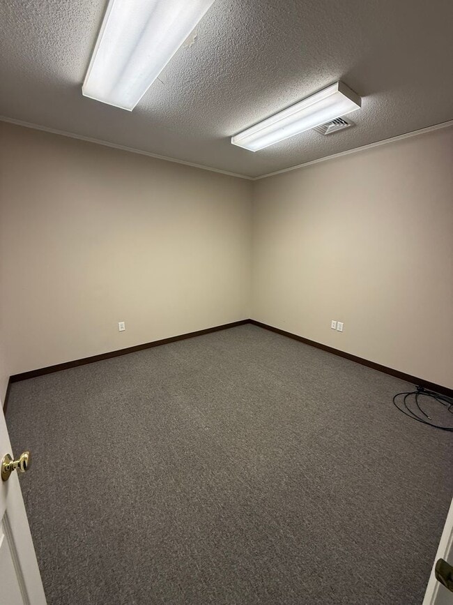 Building Photo - 131 Dublin Square Rd