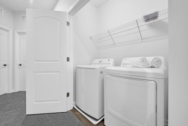 Building Photo - 4186 McCune Ave