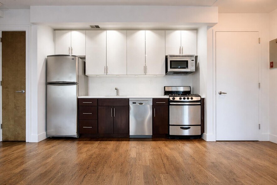 Building Photo - 143 Skillman Ave