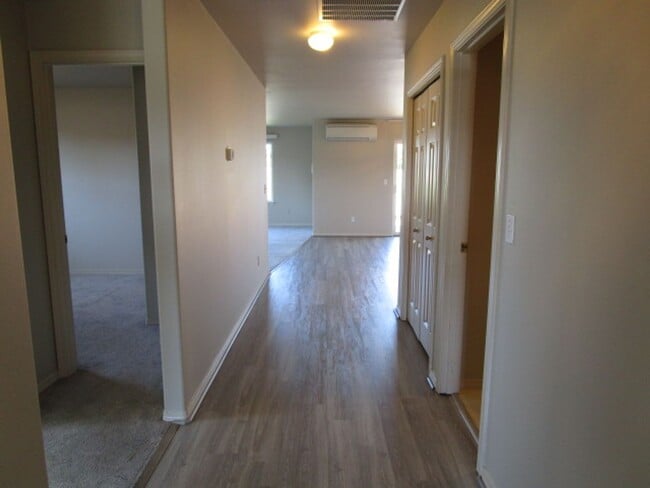 Building Photo - 127 S 18th St