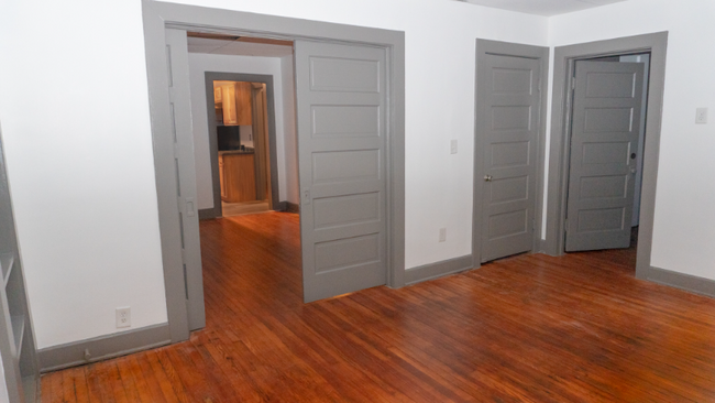 Building Photo - 420 St