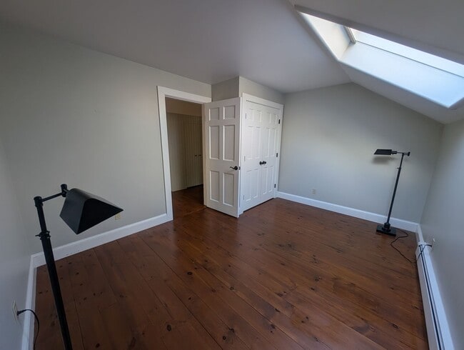 Building Photo - Beautiful 2 Bedroom House