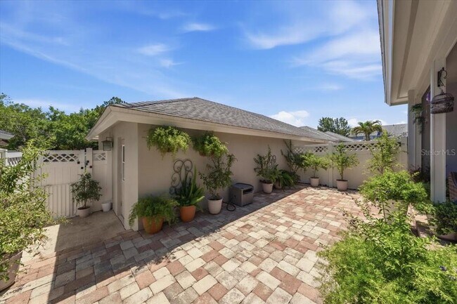 Building Photo - 9606 Royce Dr