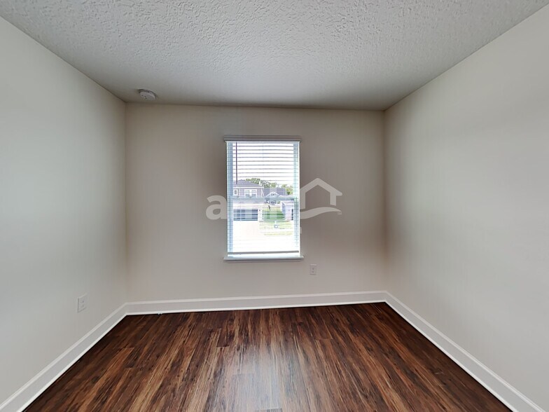 Building Photo - 2128 Saffron Walden Dr