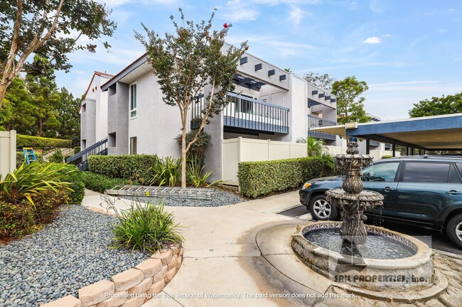 Building Photo - Perfect downtown gated Condo in HB!