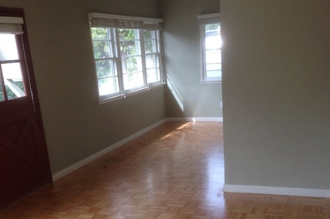 living room/hardwood floors - 13380 Beach Ave