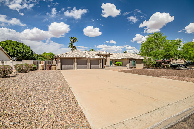 Building Photo - 8632 W Via Montoya Dr