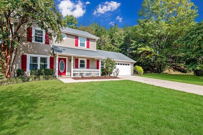 Building Photo - Charming 3 Bedroom Home with Modern Features and Spacious Outdoors!