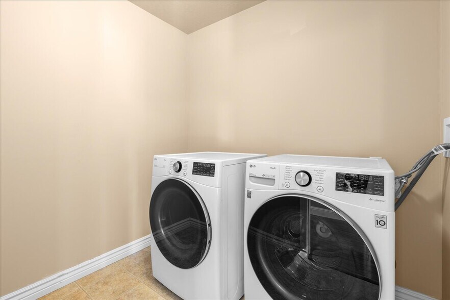 Building Photo - 12431 S Iron Sight Way